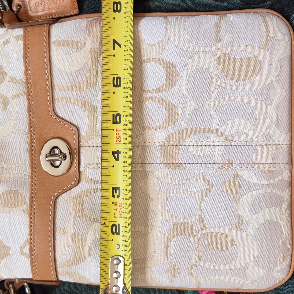 Coach Hampton Op. Art North/South Swinhpack Crossbody, Like New - Picture 11 of 12